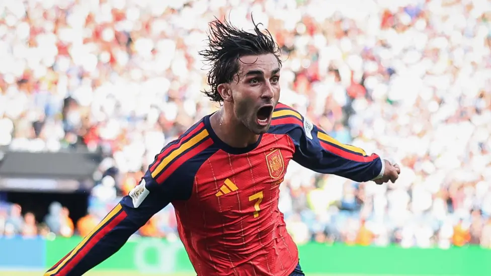 Ligue 1: PSG closing in on £40m deal for World Cup winner Ferran Torres